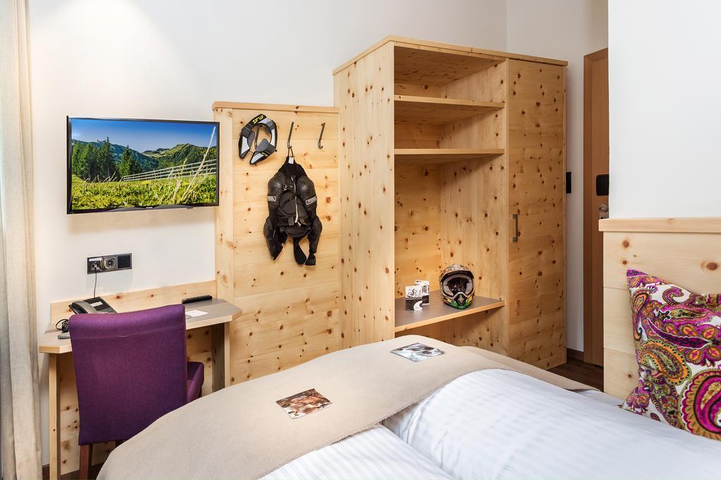 Hotel Talblick Saalbach-Hinterglemm Room photo